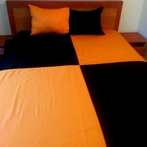 Divkrāsains satīna gultas veļas komplekts 